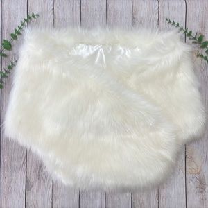 New Faux Fur White Shawl/Wrap